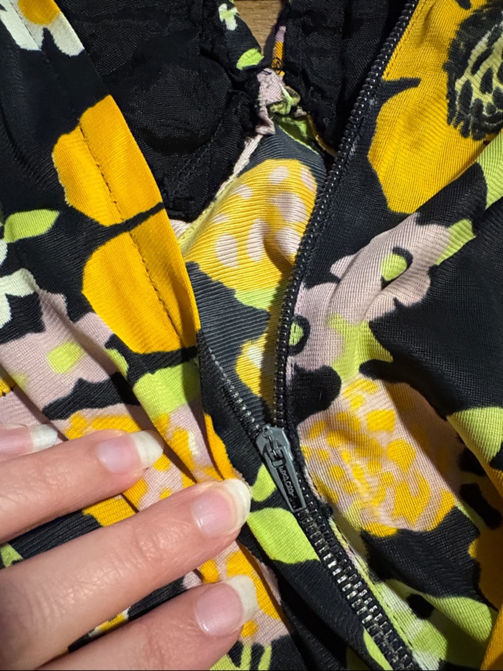 Vintage Bold Floral Maxi Dress with Keyhole Front and Umpire Waist - Picture 10 of 10